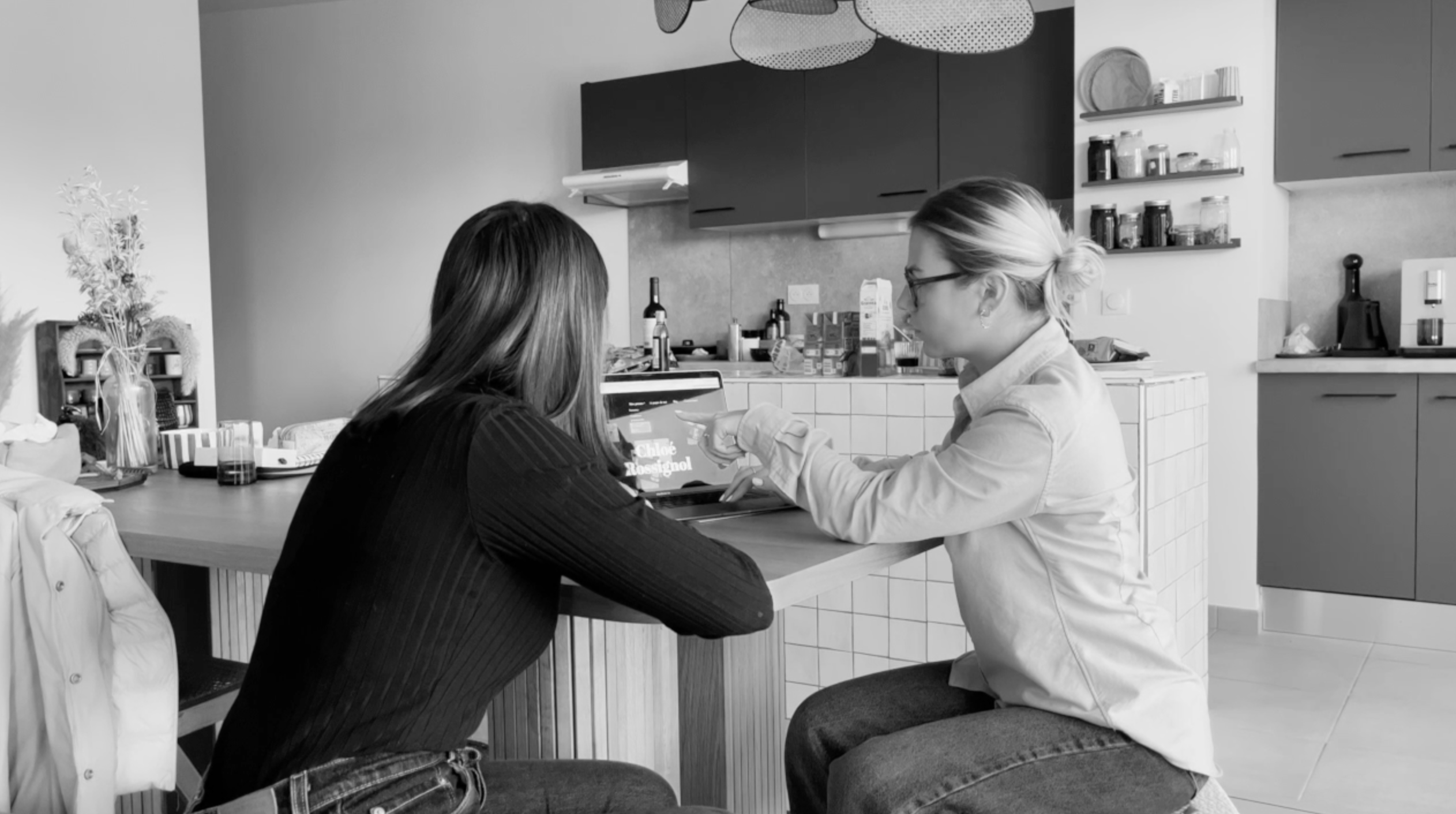 Chloé en plein travail
